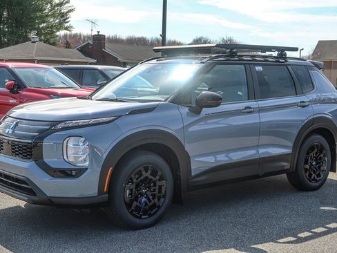 New 2026 Mitsubishi Outlander Trail Edition image 4