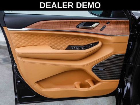 New 2025 Jeep Grand Cherokee L Summit image 23