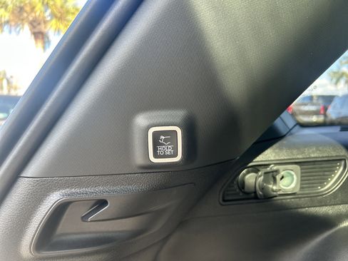 New 2025 Jeep Grand Cherokee Altitude image 7