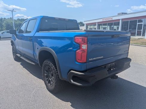 Used 2022 Chevrolet Silverado 1500 ZR2 w/ Technology Package AWD/4WD image 3