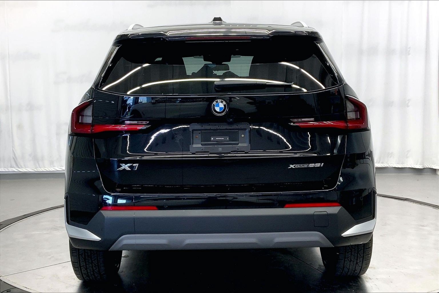 Used 2023 BMW X1 xDrive28i w/ Convenience Package AWD/4WD image 6