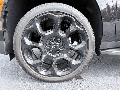 New 2026 Chevrolet Suburban RST image 38