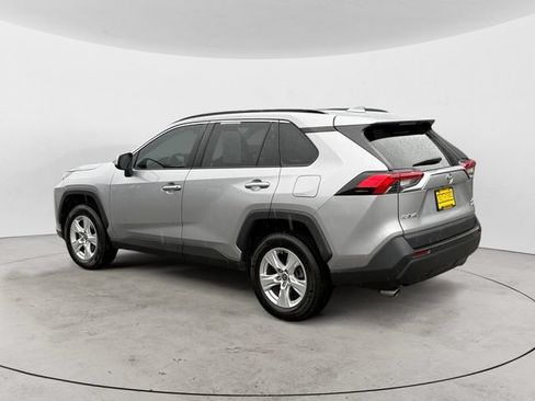Used 2021 Toyota RAV4 XLE w/ XLE Grade Weather Package AWD/4WD image 7