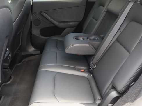 Used 2024 Tesla Model Y Long Range AWD/4WD image 21