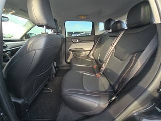 Used 2022 Jeep Compass Latitude AWD/4WD image 9