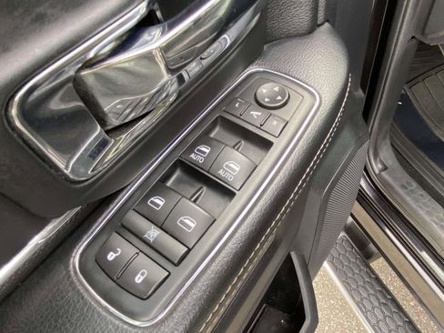 Used 2016 RAM 3500 Laramie image 17