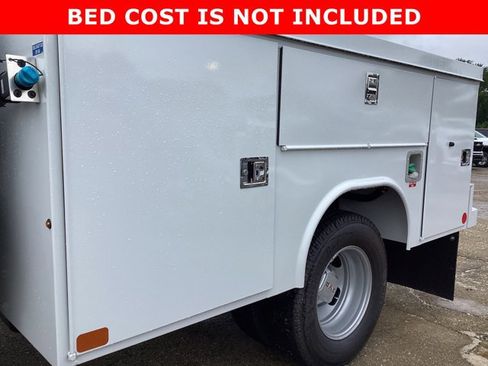 New 2025 GMC Sierra 3500 Pro w/ Convenience Package image 12