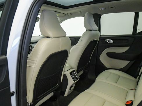 Certified 2026 Volvo XC40 B5 Plus w/ Protection Package Premier AWD/4WD image 19