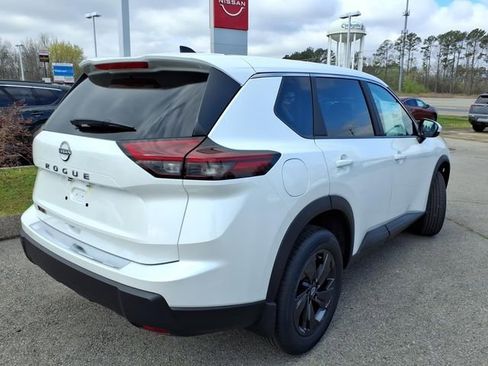 New 2026 Nissan Rogue SV FWD image 3
