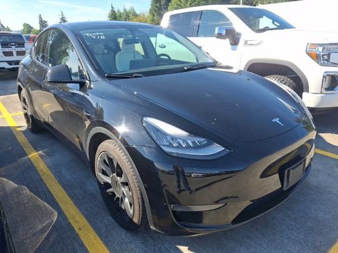 Used 2021 Tesla Model Y Long Range AWD/4WD image 2