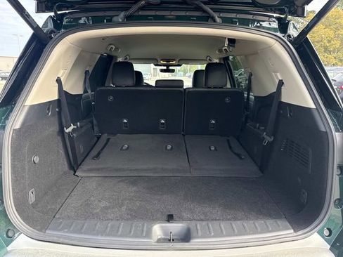 Used 2025 Nissan Pathfinder SL image 12