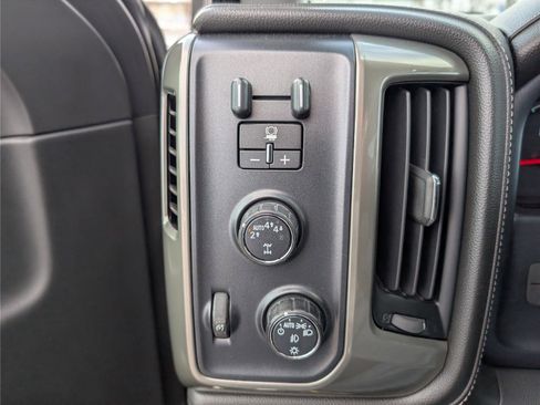 Used 2018 Chevrolet Silverado 1500 High Country image 22