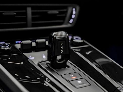 Used 2025 Porsche 911 Carrera image 61