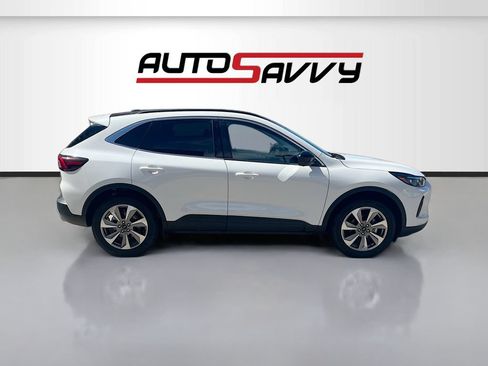 Used 2025 Ford Escape Platinum w/ Premium Technology Package AWD/4WD image 8