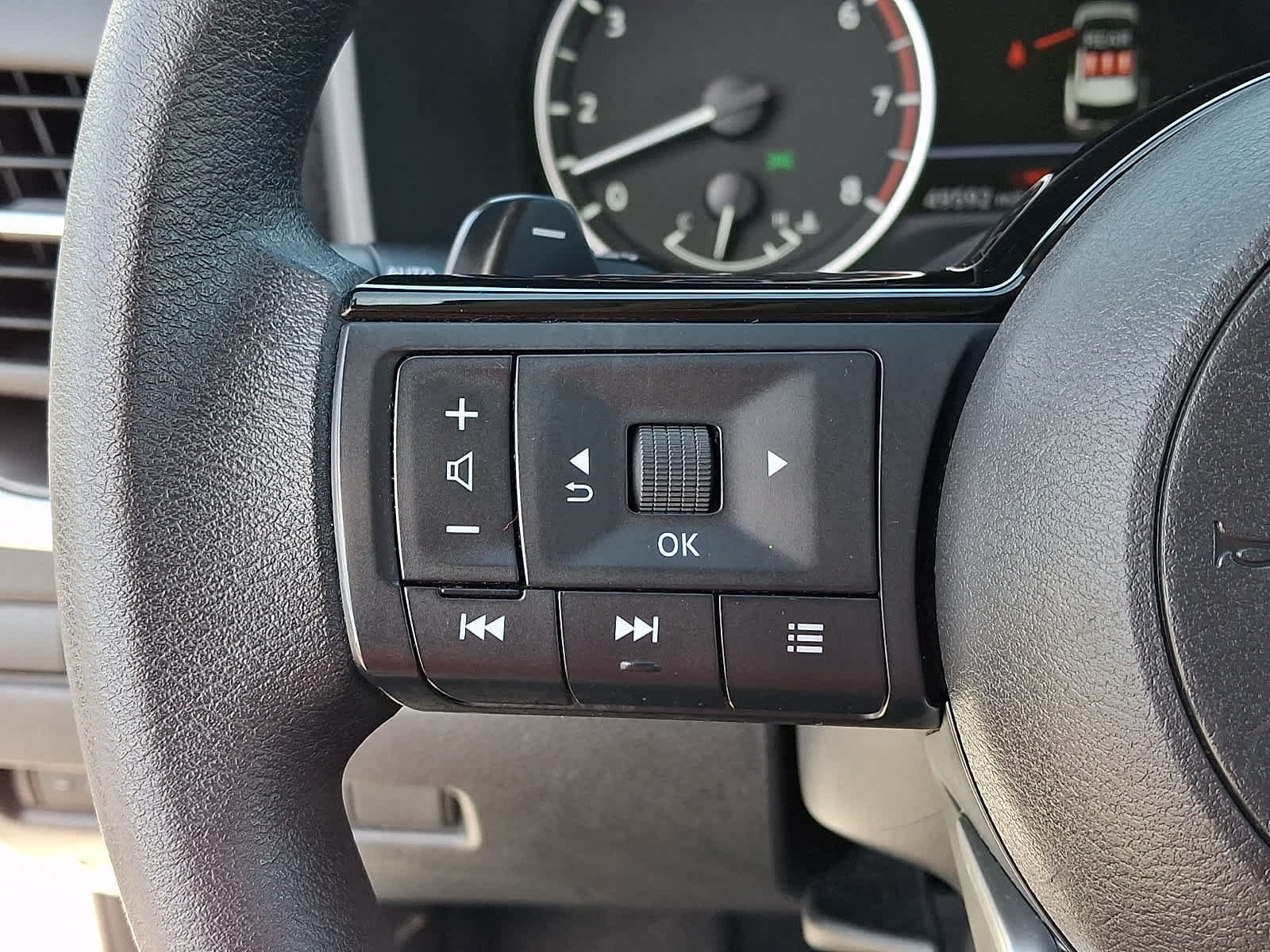 Used 2023 Nissan Rogue SV AWD/4WD image 23