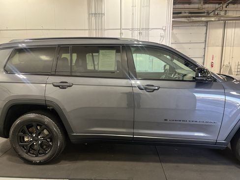 Used 2024 Jeep Grand Cherokee L Laredo AWD/4WD image 4
