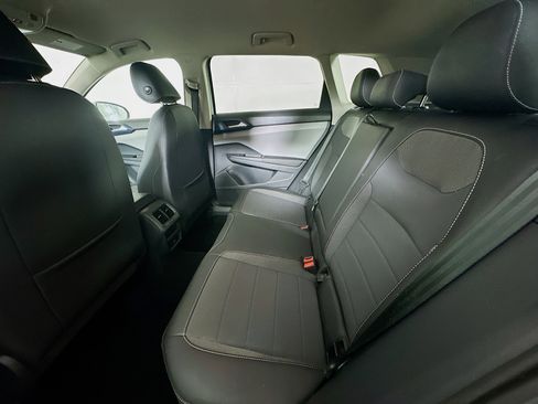 Used 2024 Volkswagen Taos SE image 26