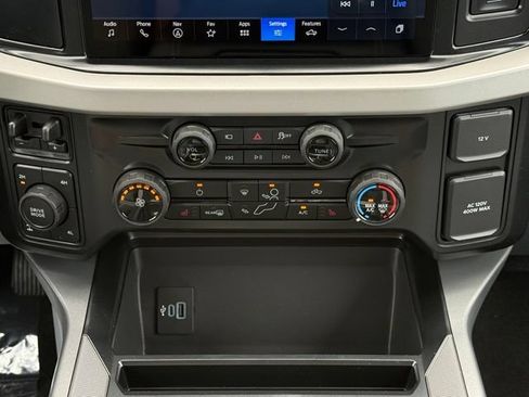 New 2026 Ford F250 XLT w/ XLT Premium Package AWD/4WD image 17