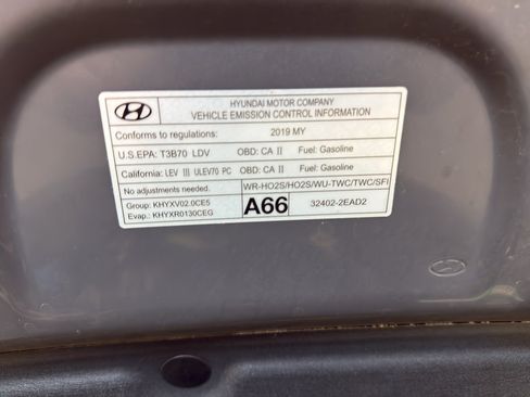 Used 2019 Hyundai Elantra Limited FWD image 31