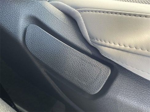 New 2025 Kia Telluride S image 16