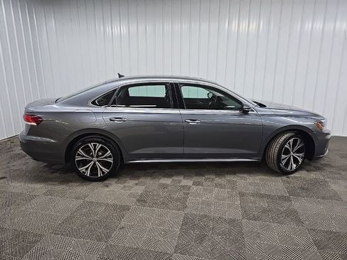Used 2020 Volkswagen Passat 2.0T SEL image 2