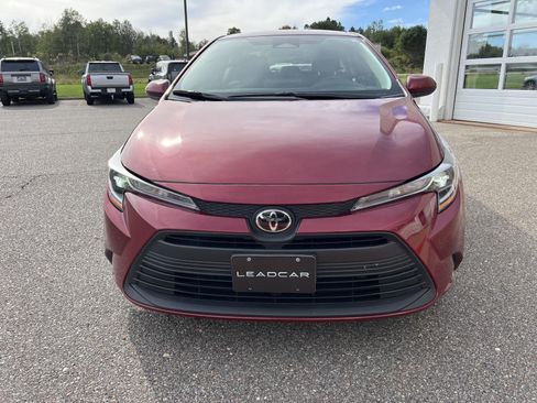 Used 2024 Toyota Corolla LE w/ LE Convenience Package FWD image 8