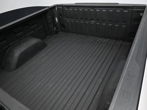 Used 2023 GMC Sierra 1500 SLT AWD/4WD image 43