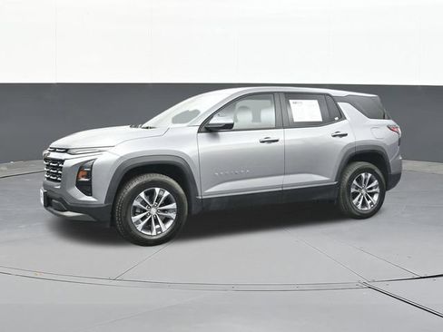 Used 2026 Chevrolet Equinox LT w/ Convenience Package II AWD/4WD image 7