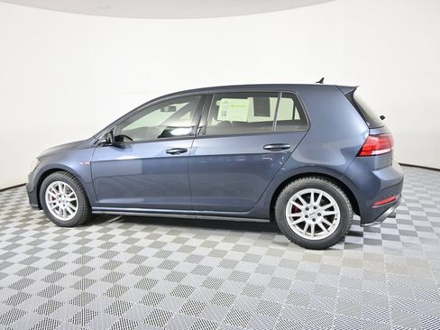 Used 2018 Volkswagen Golf 4-Door image 3