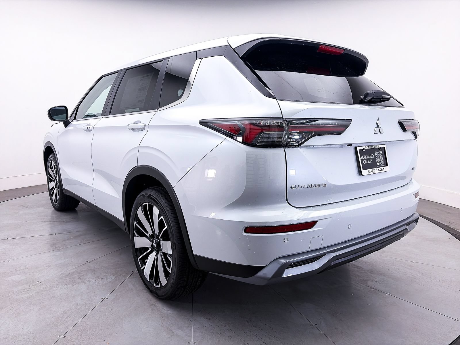 Used 2026 Mitsubishi Outlander SE AWD/4WD image 5