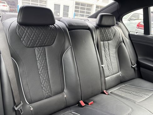 Used 2021 BMW 740i w/ M Sport Package image 24