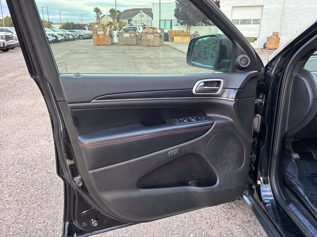 Used 2018 Jeep Grand Cherokee Trailhawk AWD/4WD image 10