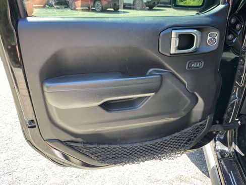 Used 2022 Jeep Gladiator Sport AWD/4WD image 16