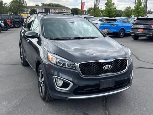Used 2017 Kia Sorento EX w/ EX V6 Premium Package AWD/4WD image 5