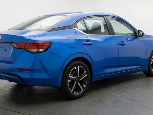 Used 2025 Nissan Sentra SV image 9