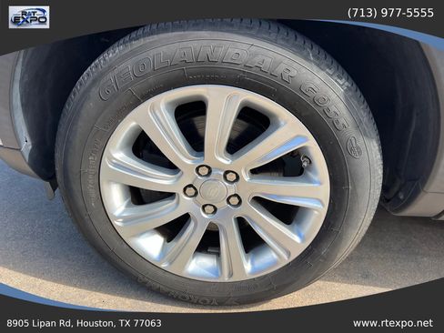 Used 2018 Land Rover Discovery Sport SE AWD/4WD image 14
