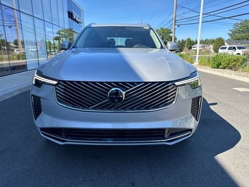 Certified 2025 Volvo XC90 B6 Plus AWD/4WD image 7