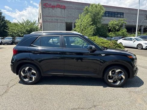 Used 2023 Hyundai Venue SEL FWD image 14
