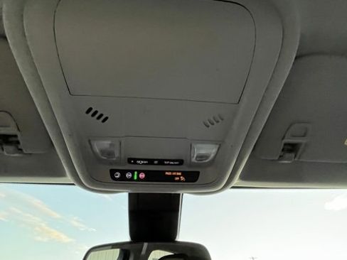 Used 2022 Chevrolet Equinox LS image 50