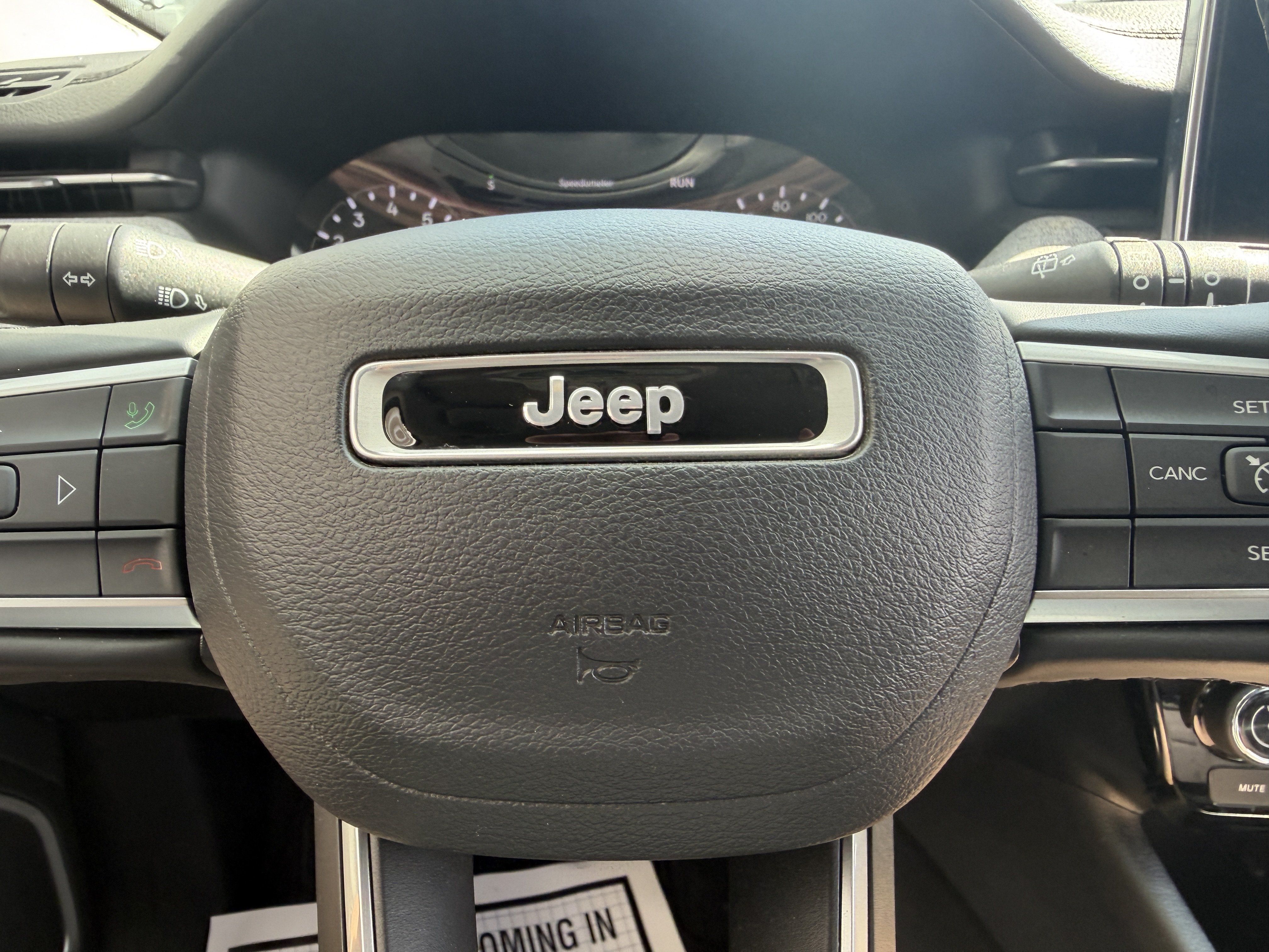 Used 2022 Jeep Compass Latitude AWD/4WD image 32