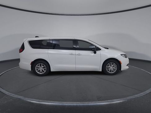 New 2027 Chrysler Pacifica LX FWD image 17