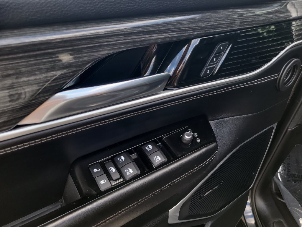 Used 2022 Jeep Wagoneer Series II RWD image 19