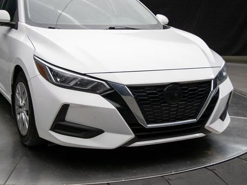 Used 2022 Nissan Sentra S w/ Lighting Package image 3