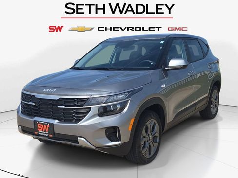 Used 2026 Kia Seltos LX AWD/4WD image 3
