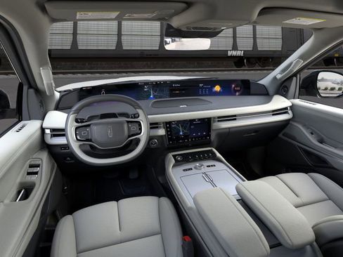 New 2026 Lincoln Navigator Reserve AWD/4WD image 9