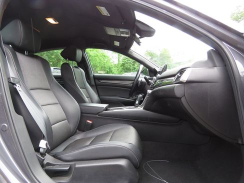 Used 2018 Honda Accord Sport image 13