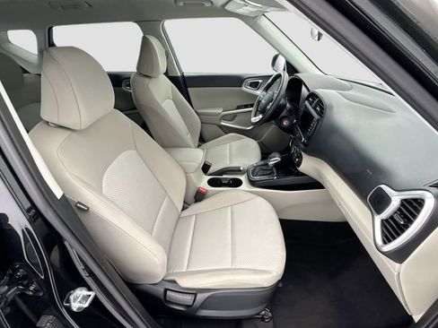 Used 2023 Kia Soul LX FWD image 18