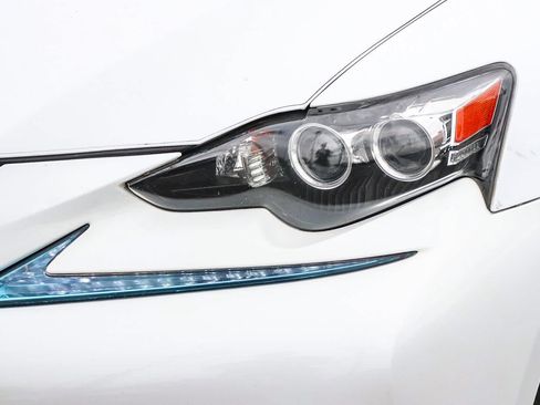 Used 2016 Lexus IS 300 AWD w/ F Sport Package image 2