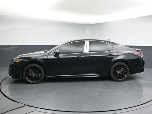 Used 2023 Toyota Camry XSE FWD image 5
