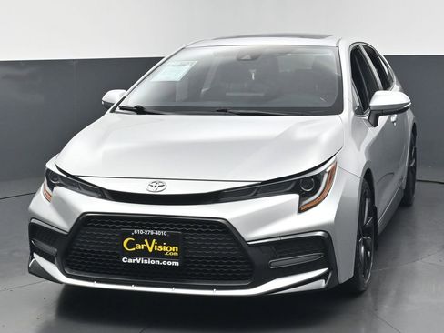 Used 2022 Toyota Corolla SE w/ SE Premium Package FWD image 7